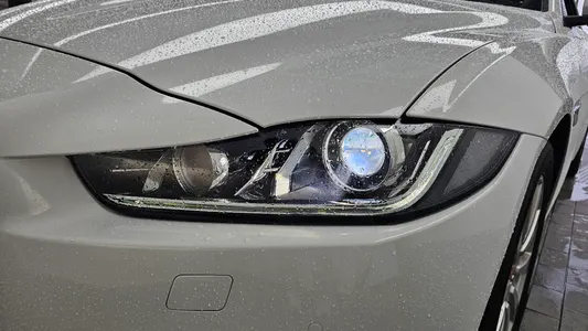 Jaguar XE 20t 2018 21