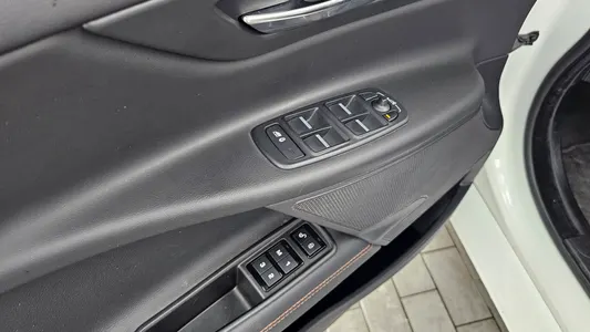 Jaguar XE 20t 2018 27