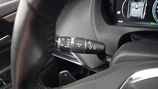Jaguar XE 20t 2018 28