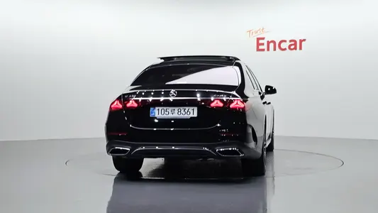 Mercedes-Benz E-Class W214 E300 4MATIC AMG Line 2025 4
