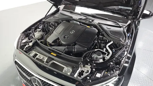 Mercedes-Benz E-Class W214 E300 4MATIC AMG Line 2025 6