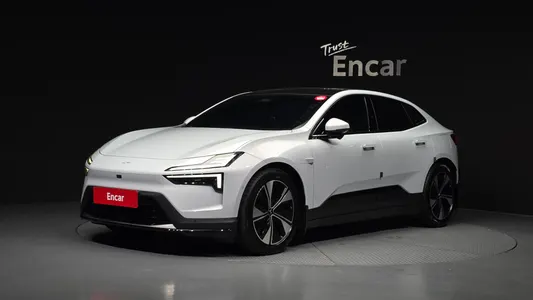Polestar 4 2025