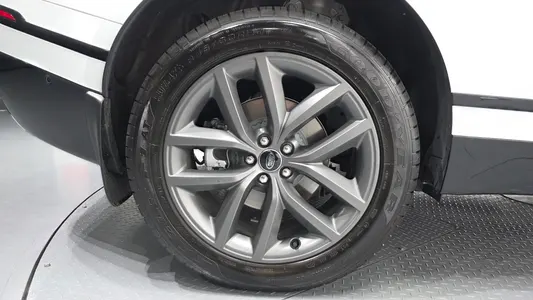 Land Rover 레인지로버 벨라 2.0 P250 SE 2026 5