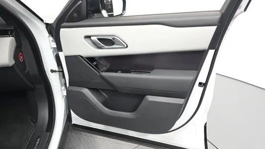 Land Rover 레인지로버 벨라 2.0 P250 SE 2026 24