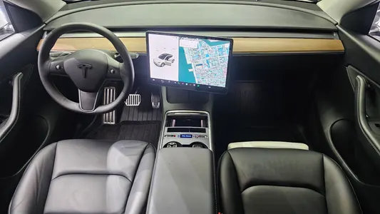 Tesla Y AWD 2021 7