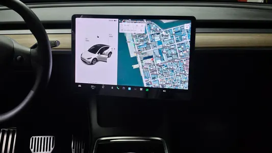 Tesla Y AWD 2021 14