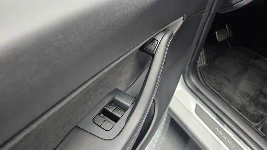 Tesla Y AWD 2021 28