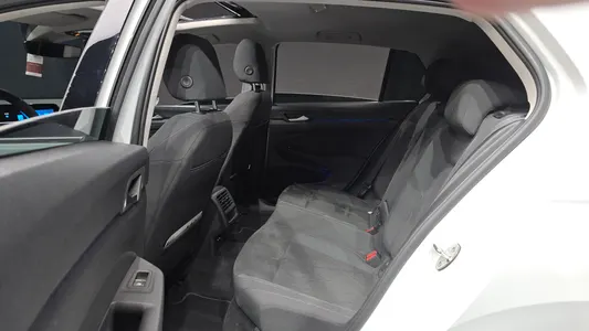 Volkswagen 8 2.0 TDI 2022 11