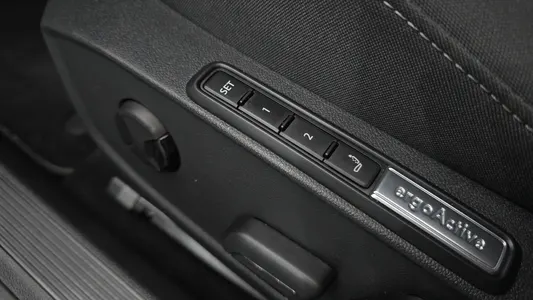 Volkswagen 8 2.0 TDI 2022 16