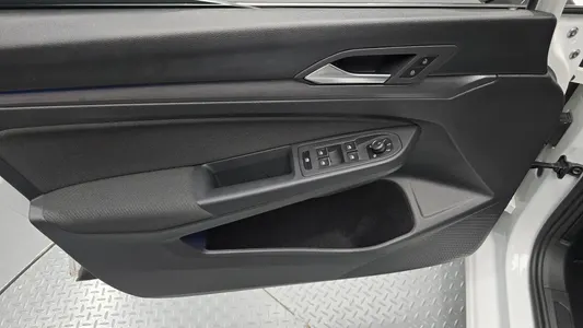 Volkswagen 8 2.0 TDI 2022 24