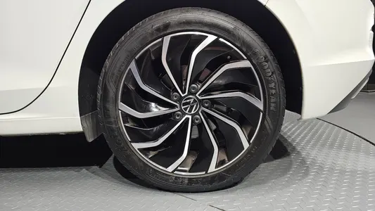 Volkswagen 8 2.0 TDI 2022 21