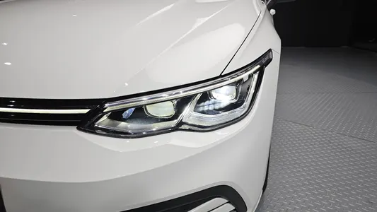 Volkswagen 8 2.0 TDI 2022 22