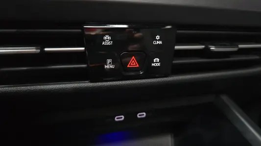 Volkswagen 8 2.0 TDI 2022 27