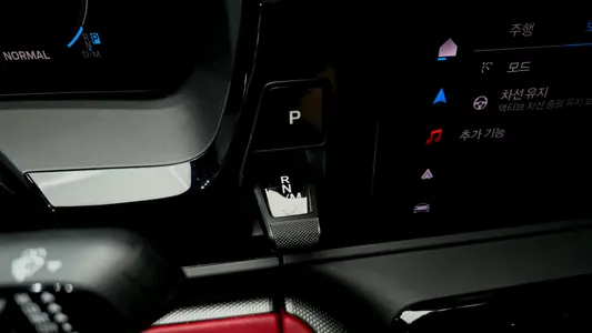 Porsche (976) 2.9 AWD 2025 9