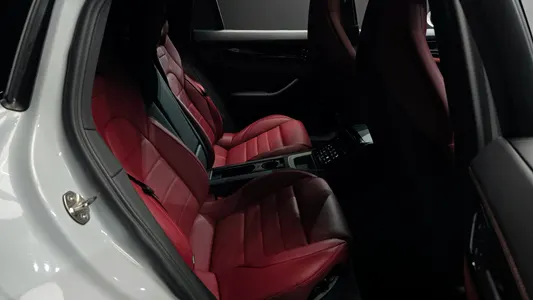 Porsche (976) 2.9 AWD 2025 11