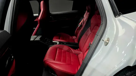 Porsche (976) 2.9 AWD 2025 12