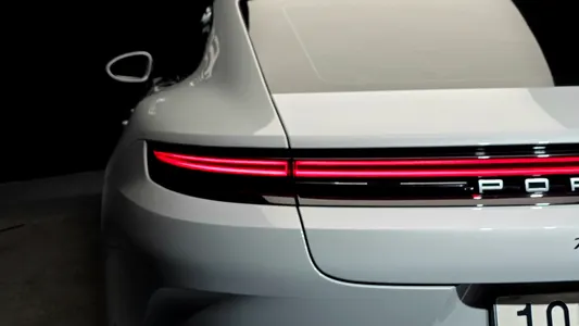 Porsche (976) 2.9 AWD 2025 23
