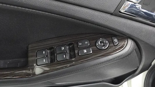 Kia K5 LPI 2011 27