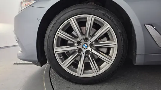 BMW 5 Series (G30) 520i 2018 5