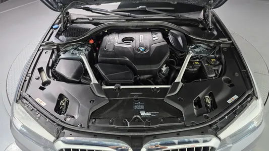 BMW 5 Series (G30) 520i 2018 6