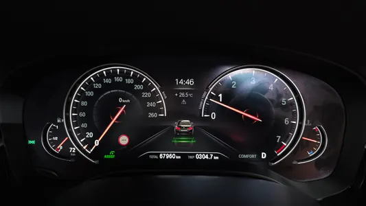 BMW 5 Series (G30) 520i 2018 8