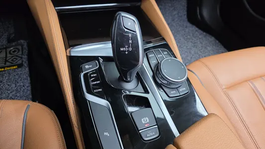 BMW 5 Series (G30) 520i 2018 9