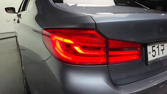 BMW 5 Series (G30) 520i 2018 23