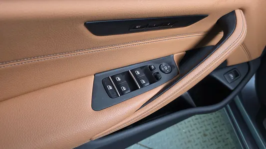BMW 5 Series (G30) 520i 2018 29