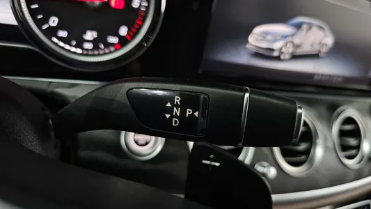 Mercedes-Benz E-Class W213 E220d 2019 9