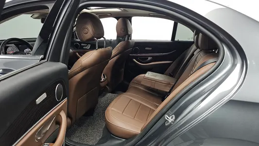 Mercedes-Benz E-Class W213 E220d 2019 11
