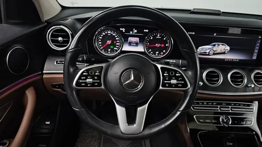 Mercedes-Benz E-Class W213 E220d 2019 13