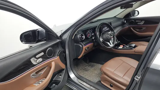 Mercedes-Benz E-Class W213 E220d 2019 10