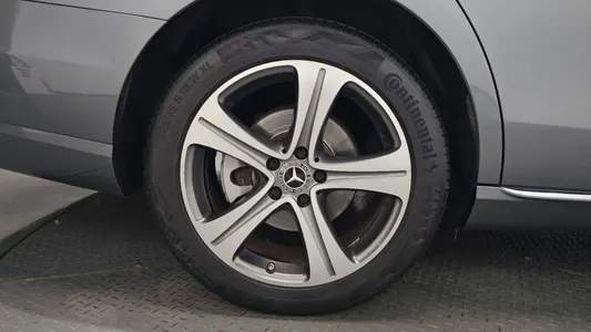 Mercedes-Benz E-Class W213 E220d 2019 21