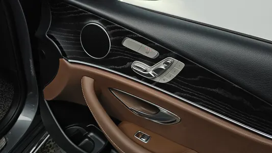 Mercedes-Benz E-Class W213 E220d 2019 28