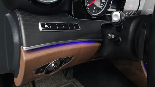 Mercedes-Benz E-Class W213 E220d 2019 29