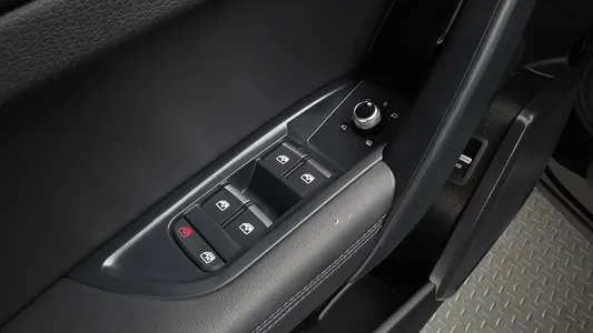 Audi Q5 (FY) 45 TFSI 2023 36