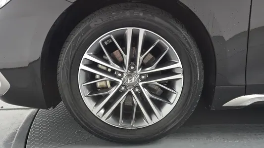 Hyundai IG 3.0 LPi () 2019 5
