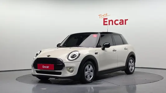 MINI D 5 2019