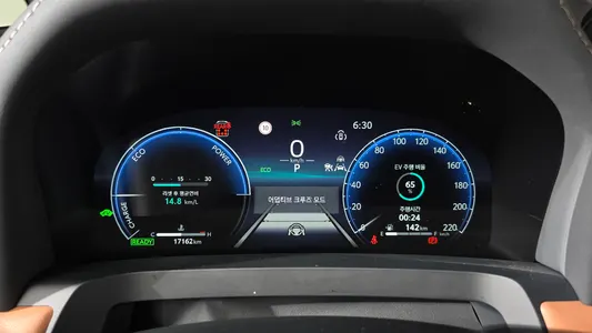 Toyota 4 2.5 HEV AWD 2025 8