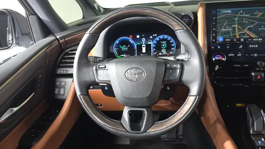 Toyota 4 2.5 HEV AWD 2025 13
