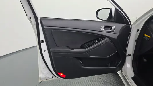 Kia K5 500h 2014 24