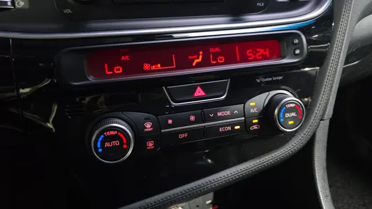 Kia K5 500h 2014 32