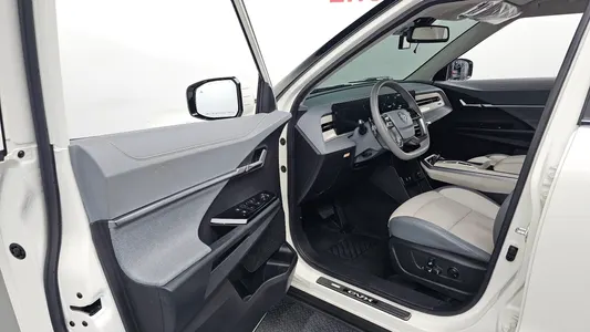 KG Mobility EVX E7 2024 10