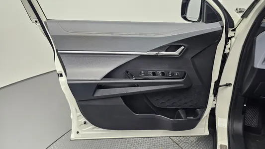 KG Mobility EVX E7 2024 24