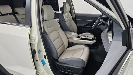KG Mobility EVX E7 2024 26