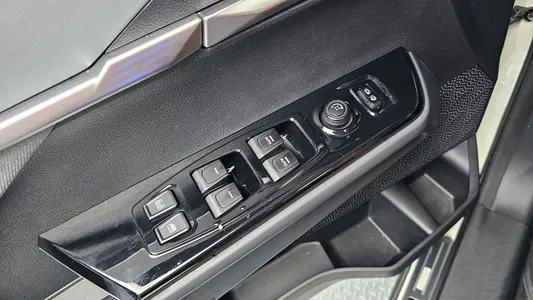 KG Mobility EVX E7 2024 27