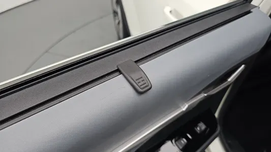 KG Mobility EVX E7 2024 28