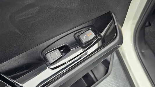KG Mobility EVX E7 2024 29