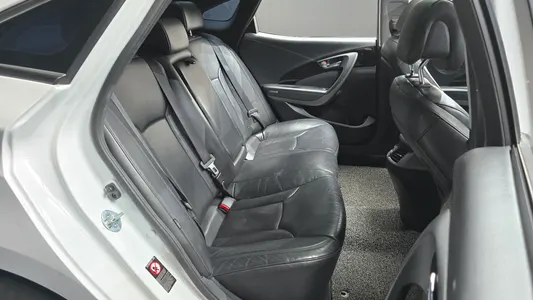 Hyundai HG 2015 11