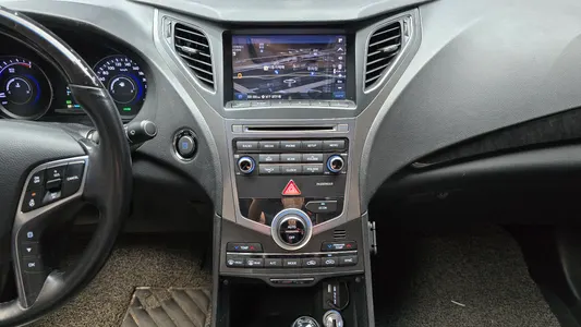 Hyundai HG 2015 14